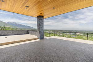 Second level deck