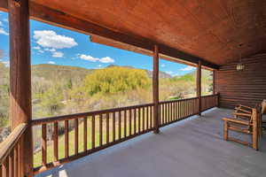 Balcony featuring a mountain view
