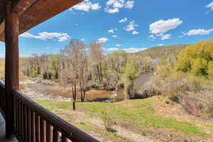 Direct access to the river from your back yard.