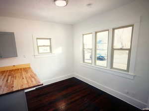 Dining Area with a lot of sun light and beautiful view.