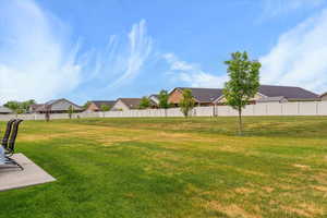 View of yard featuring a residential view