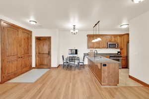 Entry/Dining Area