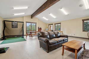 Over 1000 sq ft Flex Space