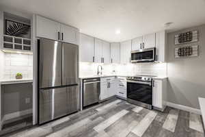 Photo 32 of 4042  HILLTOP CT