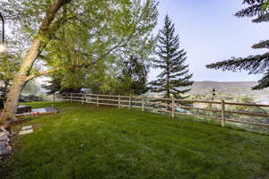 Photo 4 of 4042  HILLTOP CT