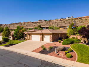 Photo 2 of 8 S ARROYO DR