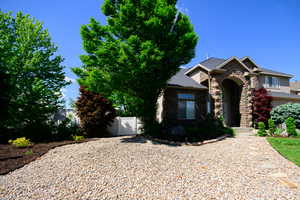 Photo 3 of 2763 N HILLS DR