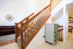 Photo 5 of 2763 N HILLS DR