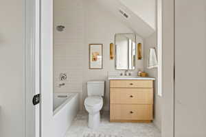Full bathroom to second upstairs bedroom