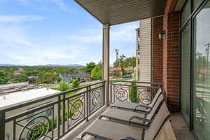 Balcony featuring a mountain view