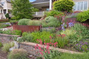 Photo 3 of 377 E 12TH AVE
