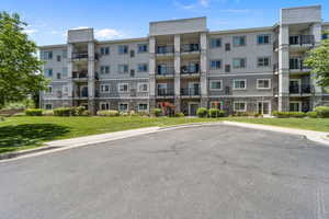 View of apartment building / complex