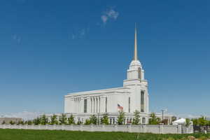 View of nearby new Syracuse temple