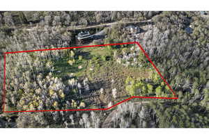 Aerial view of property's location with property boundaries highlighted