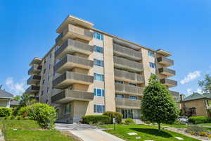View of apartment building / complex