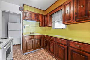 Photo 8 of 474 N L ST