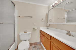 Main full bathroom.