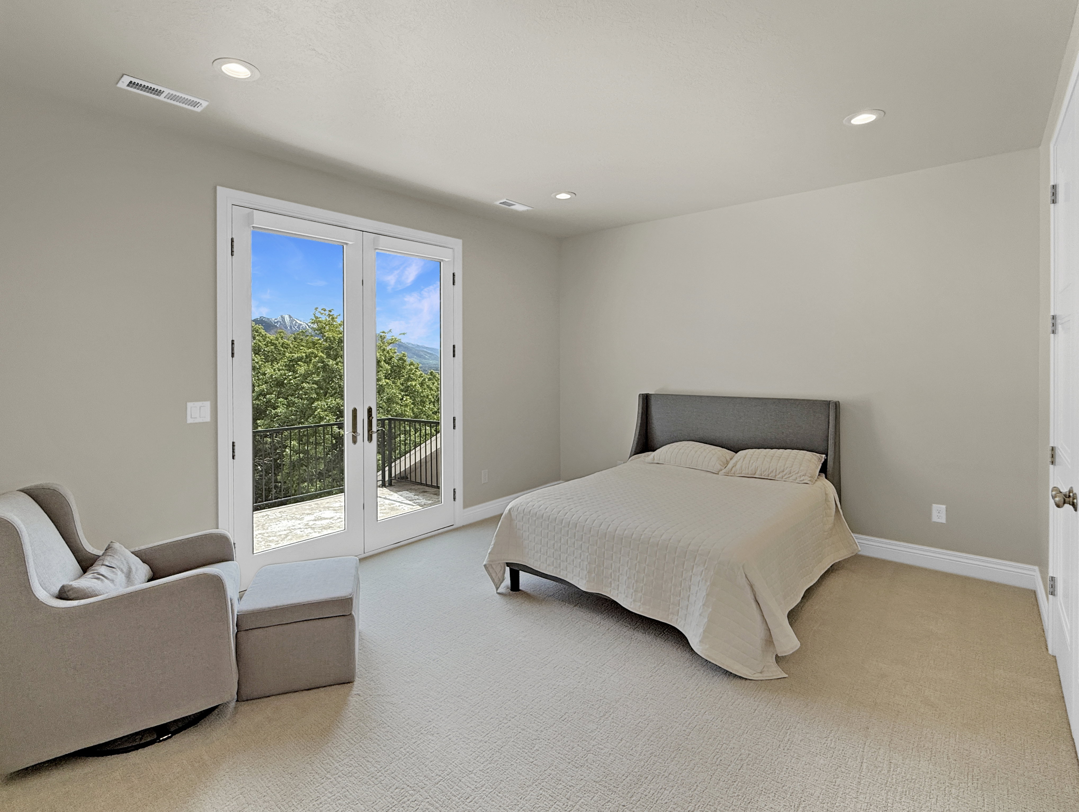 Bedroom with access to exterior, carpet floors, recessed lighting, and baseboards