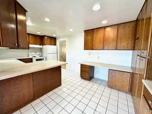 Photo 11 of 558 E CENTER ST