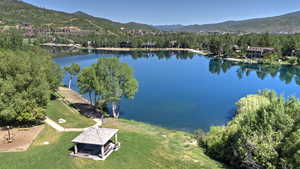 Bird's eye view of a water and mountain view