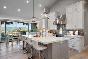 Large island for eating and entertaining