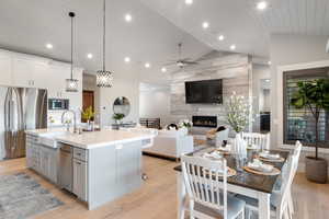 Dining space for 6