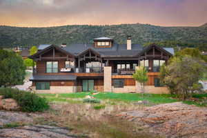 Huge entertaining spaces on back of home