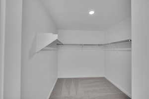 Picture of Model Hemingway. Not of current listing.