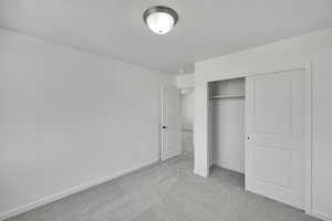 Picture of Model Hemingway. Not of current listing.