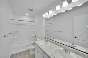 Picture of Model Hemingway. Not of current listing.