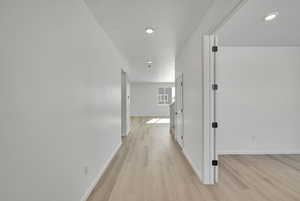Picture of Model Hemingway. Not of current listing.