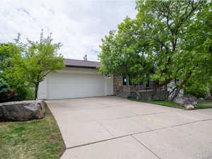 Photo 4 of 4253 S SPRING RD