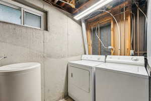 Washroom with independent washer and dryer