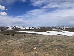 View of yard featuring a mountain view
