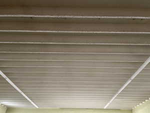 Detail of ceiling - free span construction