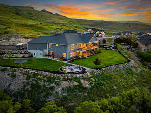 Aerial View. Looking West. Amazing views. Green, private, quiet!