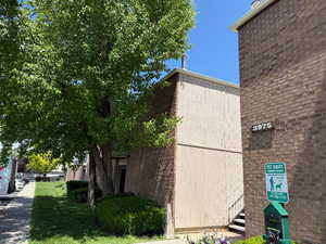 View of side of home