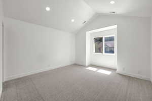 Uspstairs bedroom