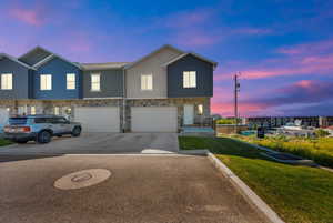 Photo 32 of 20 S WALKER LN