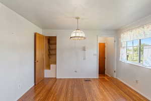Photo 6 of 1460  CANYON DR