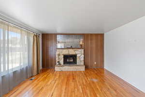 Photo 3 of 1460  CANYON DR