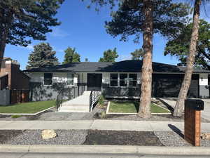 View of front of house featuring a front yard