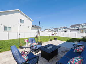 View of patio / terrace featuring a residential view