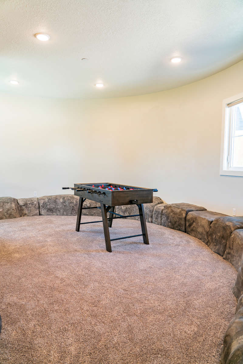Game room featuring carpet and recessed lighting