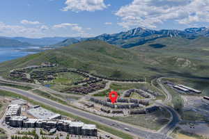 Bird's eye view of a water and mountain view
