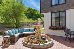 View of patio / terrace featuring outdoor lounge area