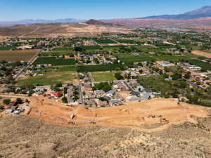 Aerial view of property's location with mountains