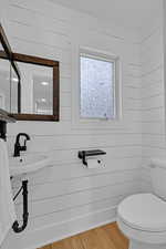 Main Floor 1/2 Bath