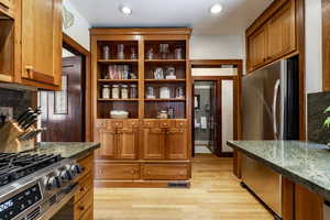 Photo 11 of 1376 E PERRY AVE