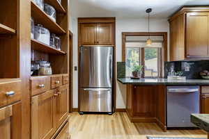 Photo 13 of 1376 E PERRY AVE